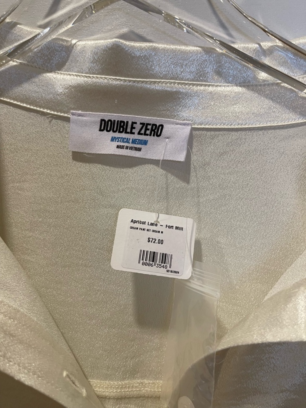 Double Zero Satin Button-Down Blouse in Ivory Cream Womens Size Medium NWT - Picture 2 of 6